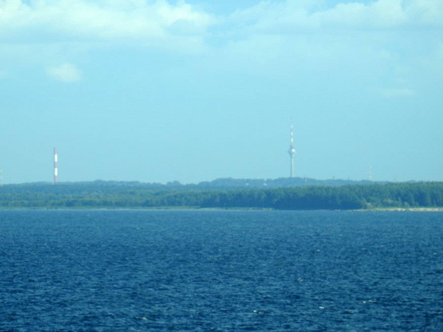 Tallinnan molemmat tornit (rajaus kuvasta DCSN3685).
